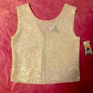 🎉 3 for $25 🎉 Beautiful back zip sequins top